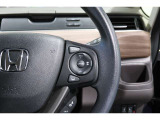 Hondaセンシングの機能のひとつ、アダプティブクルーズコントロール付!アクセルから足を離しても設定したスピードと前車との車間を保ち走行してくれます!車線維持もアシスト☆高速道路で疲労軽減ですね☆