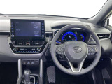 運転席まわりです。 各操作スイッチは使いやすい位置に配置されてます。