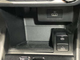 USBソケットで車内でもスマホの充電ができ便利です♪