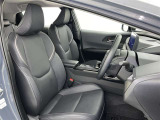 高いホールド性で運転姿勢が安定します。長距離ドライブでも疲れにくいのが魅力です。快適なドライビングライフをお送りください♪