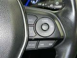 ステアリングスイッチ付き。前方から目を離すことなく操作することが可能です。