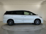 両側パワースライドドア付きだから、狭い駐車スペースなどでの 乗り降りラクラク!小さなお子さまのいるご家庭には嬉しい装備。