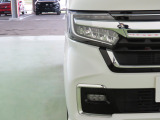 LEDヘッドライトは、点灯の瞬間から光量を発揮し、突然暗くなるトンネルなどでの安定感を高めます。
