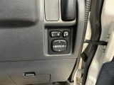 電動格納ミラーを装備。ワンタッチでミラーの開閉が可能です。