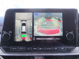 車を上から見下ろしているかのような映像で周囲の状況を確認できるアラウンドビューモニター。狭い駐車場や駐車が苦手な方でも安心。