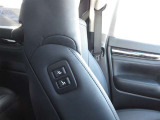 運転席側からも助手席のシート調整ができます!