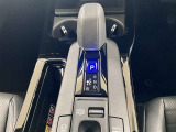 エレクトロシフトマチック、スム-ズな操作で運転を楽しめるよう、シフトポジションを電動で制御します。