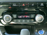 快適オートエアコン付♪設定温度をキープし車内を快適な温度に保ちます♪