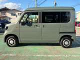 左側はピラーレスになっていて開口部が広く荷物の出し入れなどが楽になりとっても便利ですよ♪