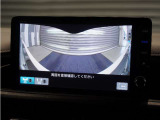 ◆マルチビューカメラシステム◆運転席から見づらい前後左右を、ナビ画面の映像で確認。見通しの悪い交差点や狭い道でのすれ違い、駐車などをサポートします。