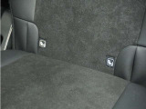 ◆ISOFIX◆シートベルトいらずでチャイルドシートと固定金具を連結するだけでガッチリ固定できます。