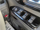 運転席窓操作部スイッチの画像です。