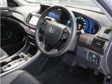 ◆視界広々で非常に運転しやすくロングドライブでも疲れを感じさせないすっきりとまとまったインパネ周りです。