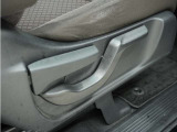 ◆シートハイトアジャスター◆運転席を上下に高さ調節ができます!運転ポジションを体格に合わせてシート調整できます。