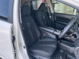 運転席も広々でゆったり気分で運転できます♪