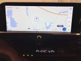 ディスプレイオーディオ搭載車です(T-コネクトナビ)!Bluetoothも付いていますし、フルセグでテレビも視聴出来ます。ナビゲーション契約期間R11年4月まで対応