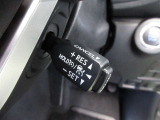 ミリ波レーダーで、車速に応じた車間距離を保ちながら追従走行を支援します。(ブレーキ制御付)