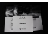 取扱説明書、メンテナンスノート、スペアキー揃っています。その他、お車についてご不明な点や気になることがございましたら、お気軽に展示店舗までお問い合わせください。
