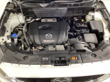SKYACTIV-G搭載!爽快なパワーフィールと低中速の豊かなトルクによる実用域での扱い易さを是非体感して下さい!エンジンルーム内の清掃も行き届いております♪