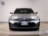 【キドニーグリル】BMWは約90年もの間、ほぼ全ての車両にひと目でBMWだと分かるこの特徴的なフロントグリルが備えられ、デザイン・アイコンとして親しまれてきました。