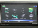 多彩なオーディオ機能で、車内時間をより快適に。お好みの音楽やラジオを楽しみながら、ドライブを満喫できます。上質なサウンドを体感してください。
