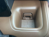 納車時にメンテナンスノートをお渡しします。おクルマの点検整備や保証内容がきちんと記録されているから安心です。メンテナンスは安心と信頼の日産サービス工場で。