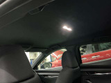 室内灯はすべてLEDですので、高級感はもちろんのこと車内を明るく照らしてくれるので実用性も兼ね備えています。