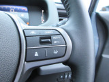 Hondaセンシングの機能のひとつ、アダプティブクルーズコントロール付!アクセルから足を離しても設定したスピードと前車との車間を保ち走行してくれます!車線維持もアシスト☆高速道路で疲労軽減ですね☆