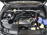 2.0L水平対向4気筒DOHC直噴エンジン(デュアルAVCS)を採用し、無鉛レギュラーガソリンに対応。直噴方式とAVCS制御により、扱いやすいトルク特性と効率的な燃焼を両立しています。