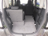 ◆◆間口部が広くて荷物の積み込みも楽に出来ますね!荷物によって片側のみシートを倒して荷室を広く使うことも可能な使い勝手の良い作りです☆