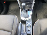 スカイアクティブ6AT、スムーズな発進とダイレクトなシフトフィールを実現しました。運転のしやすさが更に際立ちます。