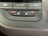 運転席/助手席シートヒーターで寒い日もすぐに温かくなり快適に過ごせます。2段階の温度調整が可能です