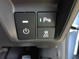 パーキングセンサーや横滑りを防ぐVSA等のスイッチ類は運転席の右側、手の届きやすい位置にあります。