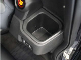 ◆横滑り防止装置◆コーナーリング時の横すべりを抑える機能と、車両の急激な挙動変化を抑える機能で、安定した走行を実現しています。運転に安心とゆとりが出来ます。