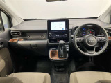 見通しのよいすっきりとした視界で、誰でも運転しやすいです。運転のしやすさは疲れにくさにも繋がりますよ♪