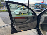 信頼と安心のアップルです。当店で買取をした車を厳選して並べさせて頂いております!下取りのご相談もお気軽に御相談ください!御不明な点・ご質問はお店までご連絡を下さい。無料電話 0078-6003-597420 です。