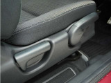 ◆シートハイトアジャスター◆運転席を上下に高さ調節ができます!運転ポジションを体格に合わせてシート調整できます。