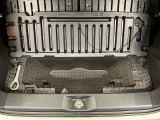 デッキボードの下には収納スペースがあります。