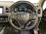 ハンドルにHondaセンシング系のクルーズコントロールやレーンキープアシストなどのスイッチと、オーディオの操作スイッチが装備されています。ハンドルから手を離さず安全に操作できます。