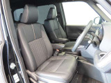 高いホールド性で運転姿勢が安定します。長距離ドライブでも疲れにくいのが魅力です。快適なドライビングライフをお送りください♪