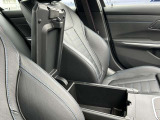 全国正規ディーラー保証付/2年走行距離無制限 弊社デモカー ステアリングヒーター 19インチブラックアルミホイール ブラックレザーシート ブラックキドニーグリル ブラックミラー ブラックウッドトリム 赤キャリパー