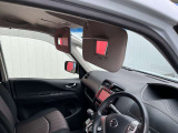運転席及び助手席サンバイザーにはバニティミラーを装備☆