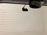 後方にもドライブレコーダーのカメラが付いています。前後両方でお車の周りを監視・記録いたします。