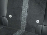 ◆ISOFIX◆シートベルトいらずでチャイルドシートと固定金具を連結するだけでガッチリ固定できます。