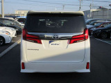 中古車保証は無料で1年間付帯します。
