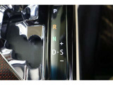 MTモード(シーケンシャルシフト)を装備しています。CVT車でありながら、マニュアル感覚のシフトチェンジが可能です。ドライバーの変速操作に応えたアクティブな走りが楽しめます。