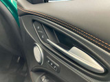 八光AUTO MOTIVEの強みはサポート力です。これまで培ってきた経験と技術力、スピードを生かして、お客様ひとりひとりを八光AUTO MOTIVE全店でサポートさせて頂きます。