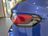 BMWのテールランプはプレスラインへと続く形状のため、統一感のある綺麗なラインを演出しております。