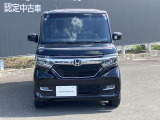 フロントガラスの上部には衝突軽減ブレーキの装置も付いており、より安全に運転を楽しんでいただくことができます。