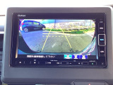 バックモニター付きで、車庫入れやバック時の後方確認をしっかりサポート。モニターに映し出される映像で死角も確認しやすく、狭い場所での駐車や後退時の操作をより安心して行えます。